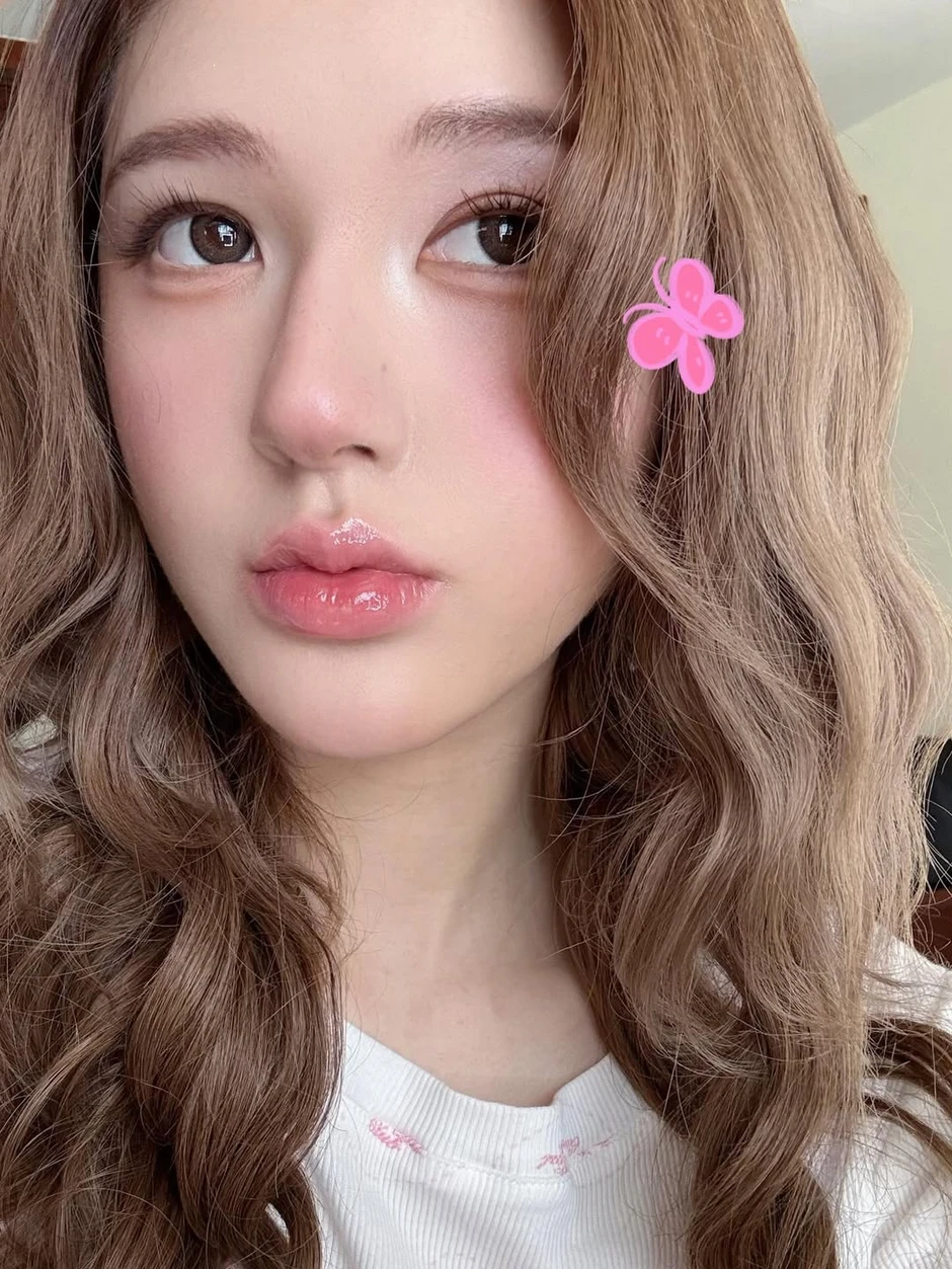 Gương mặt gây lú của Triệu Lộ Tư Gương mặt gây lú của Triệu Lộ Tư