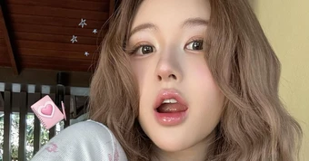 Gương mặt gây lú của Triệu Lộ Tư