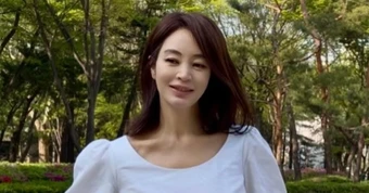 Gương mặt méo mó gây sốc của Kim Hye Soo