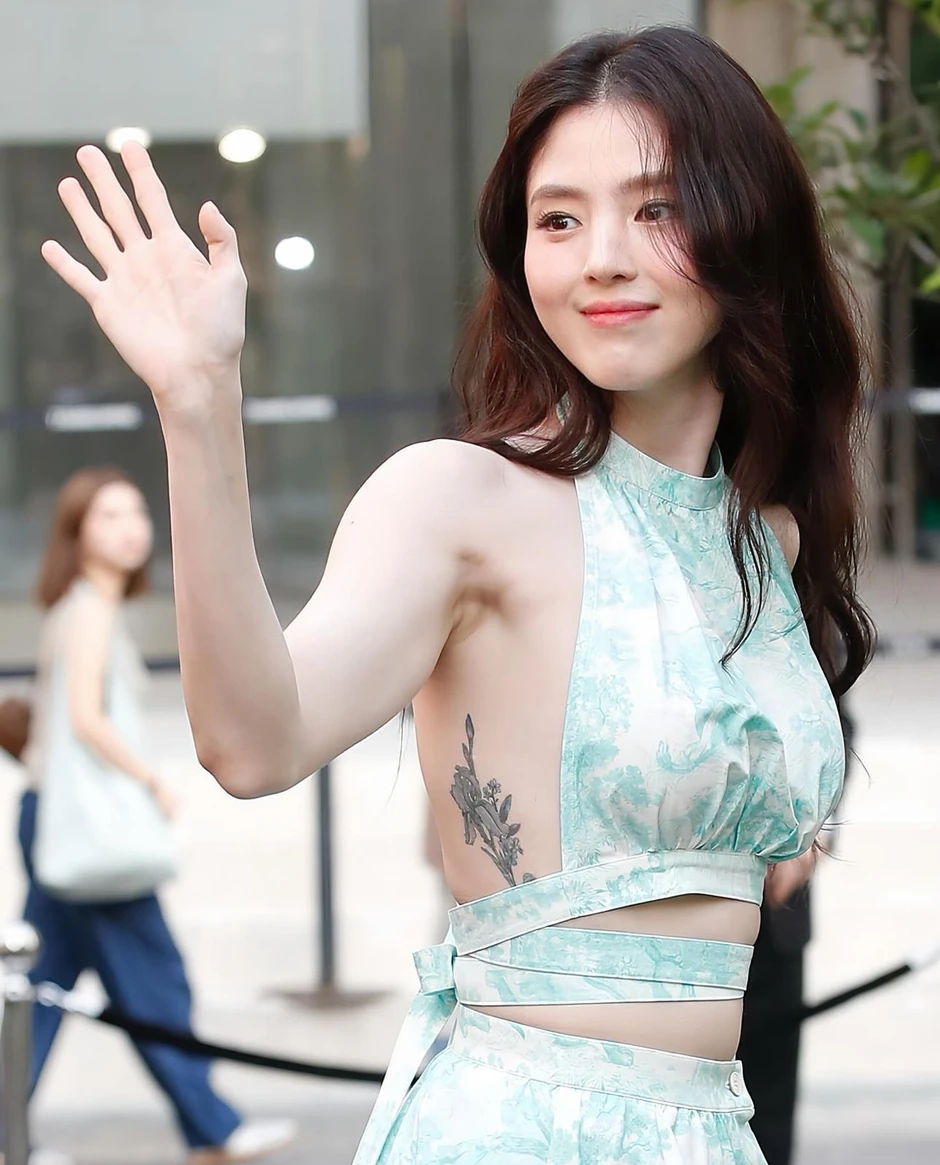 Han So Hee gây sốt với visual đỉnh chóp trong loạt ảnh mới