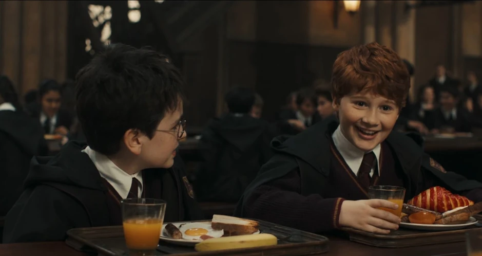 Harry Potter bản truyền hình gây tranh cãi vì… một bữa ăn