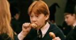Harry Potter bản truyền hình gây tranh cãi vì… một bữa ăn