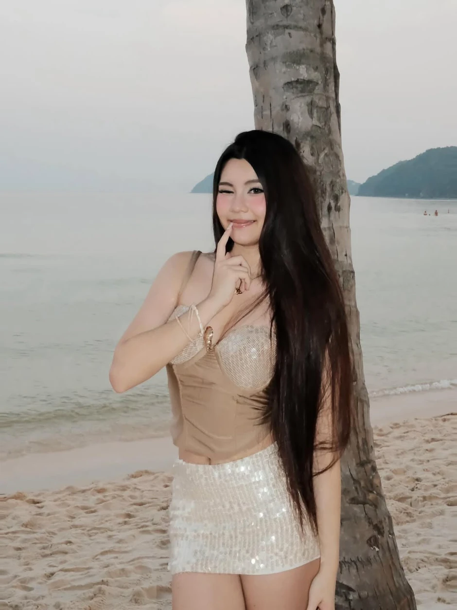 Hạt Dẻ đi prom cuối cấp sang chảnh, tiền học phí 500 triệu/ năm chuẩn con nhà giàu