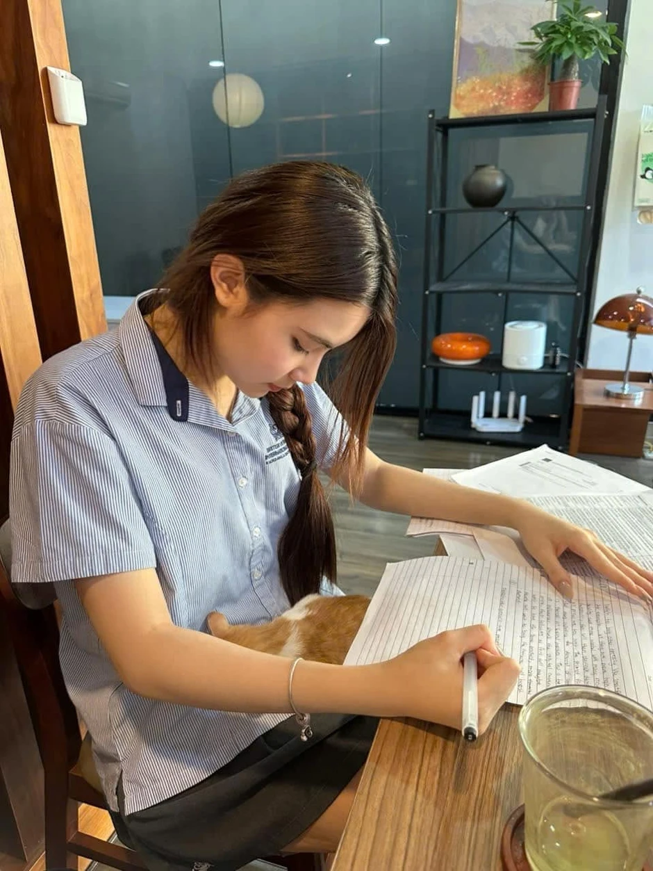 Hạt Dẻ đi prom cuối cấp sang chảnh, tiền học phí 500 triệu/ năm chuẩn con nhà giàu