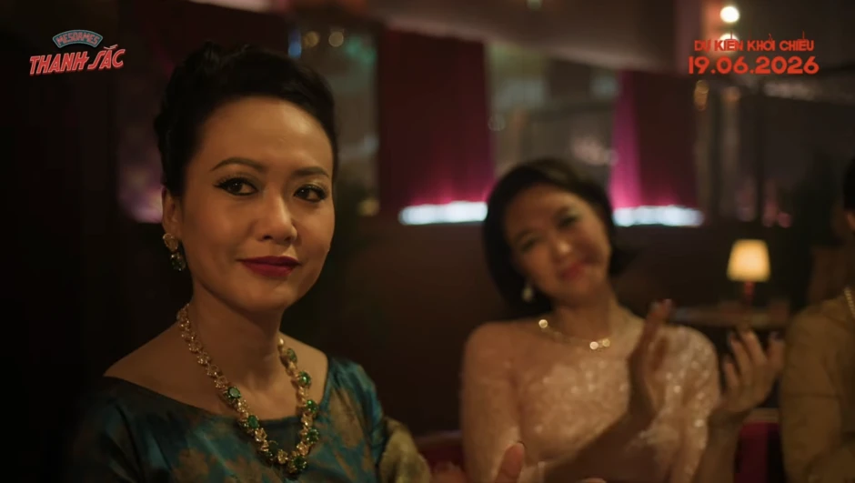 Hãy đưa cho mỹ nhân Việt này cây bút kẻ mắt, cô ấy sẽ nói cho bạn biết phản diện là như thế nào