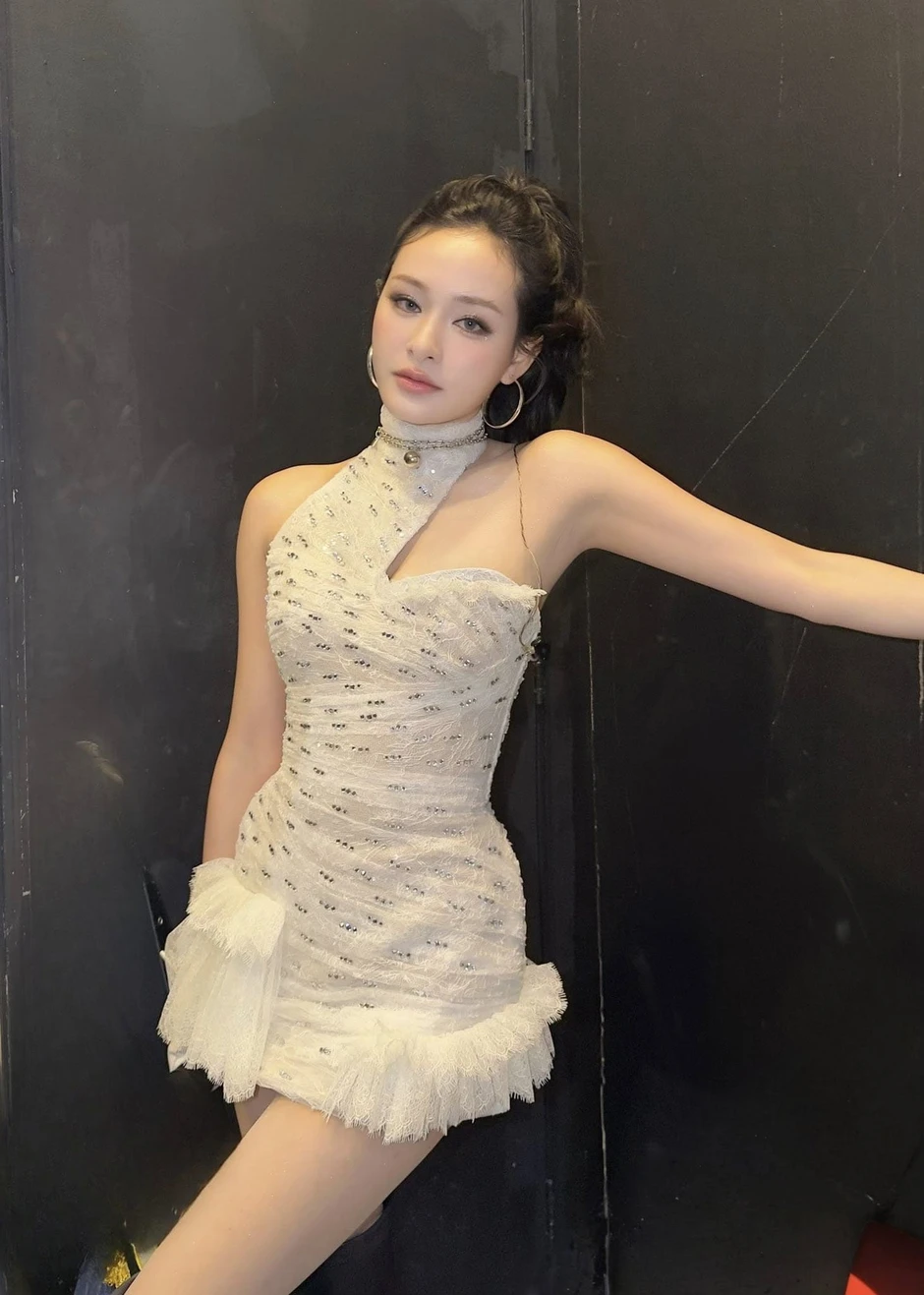 Hiền Hồ ngày càng thăng hạng nhan sắc: Từ vẻ ngọt ngào năm xưa đến nét quyến rũ, sang chảnh đầy mê hoặc