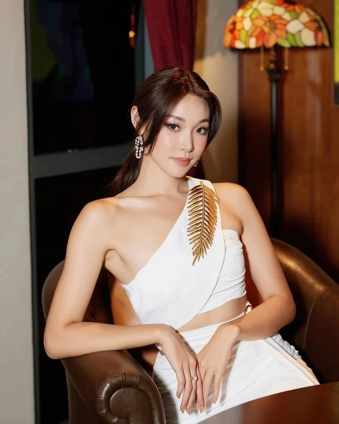 Hoa hậu xinh đẹp, xài nhiều đồ hiệu nhất Địa Ngục Độc Thân bị bóc mẽ "phông bạt"? Hoa hậu xinh đẹp, xài nhiều đồ hiệu nhất Địa Ngục Độc Thân bị bóc mẽ "phông bạt"?