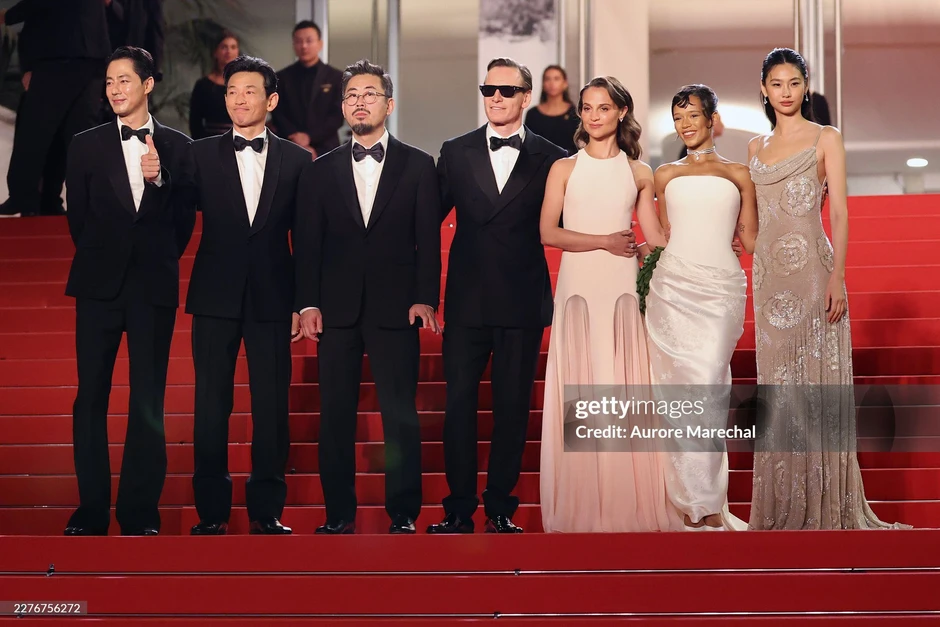 Hope hay xuất sắc nhận tràng vỗ tay 6 phút ở Cannes