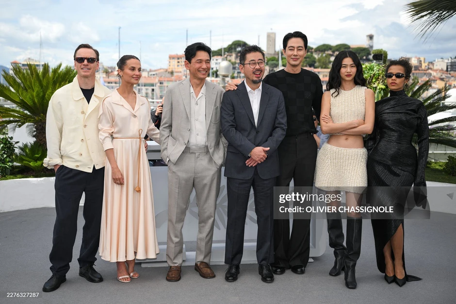 Hope hay xuất sắc nhận tràng vỗ tay 6 phút ở Cannes