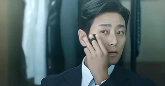 Joo Ji Hoon ơi, anh mượn phấn của Ha Ji Won để đánh đấy à?