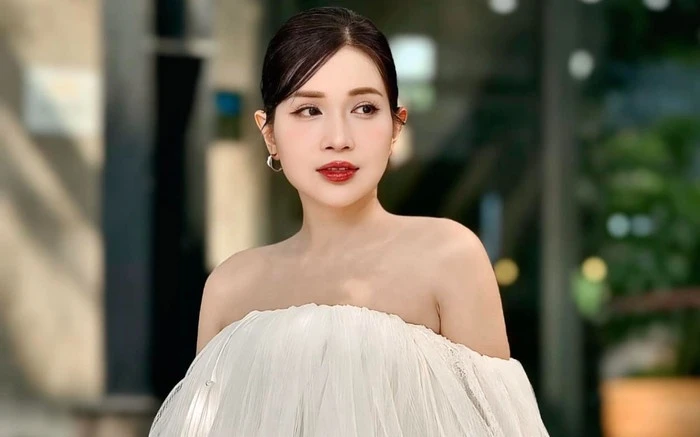 Khả Như giữ kỷ lục 4 năm liên tiếp có phim trăm tỷ Khả Như giữ kỷ lục 4 năm liên tiếp có phim trăm tỷ