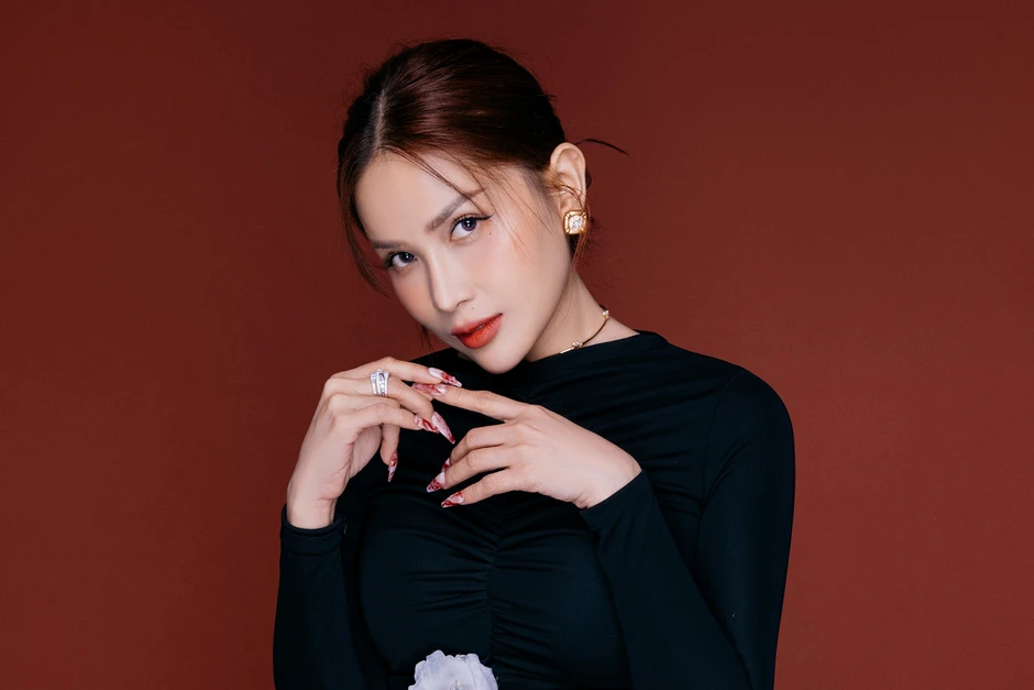 Khả Như giữ kỷ lục 4 năm liên tiếp có phim trăm tỷ Khả Như giữ kỷ lục 4 năm liên tiếp có phim trăm tỷ
