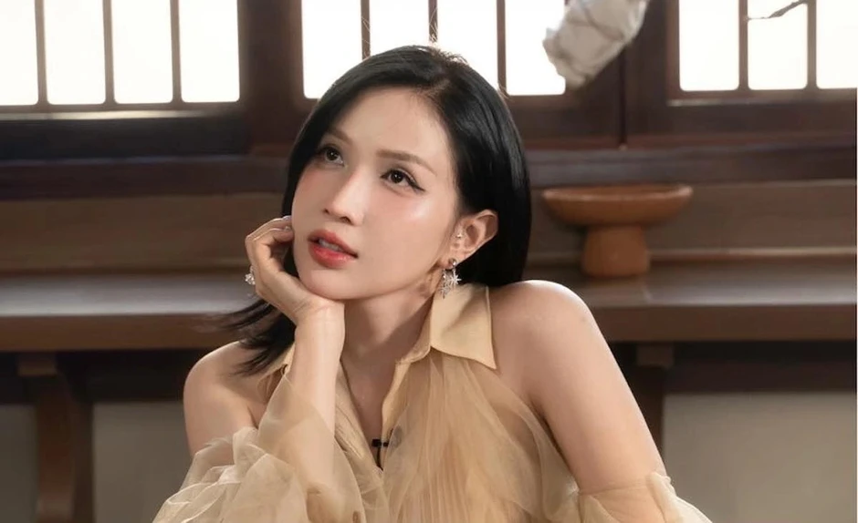Khả Như giữ kỷ lục 4 năm liên tiếp có phim trăm tỷ Khả Như giữ kỷ lục 4 năm liên tiếp có phim trăm tỷ