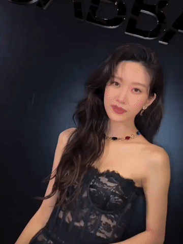 Không phải ai cũng được tạo hóa ưu ái như Moon Ga Young Không phải ai cũng được tạo hóa ưu ái như Moon Ga Young