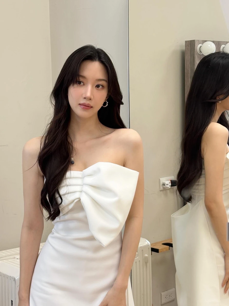 Không phải ai cũng được tạo hóa ưu ái như Moon Ga Young Không phải ai cũng được tạo hóa ưu ái như Moon Ga Young