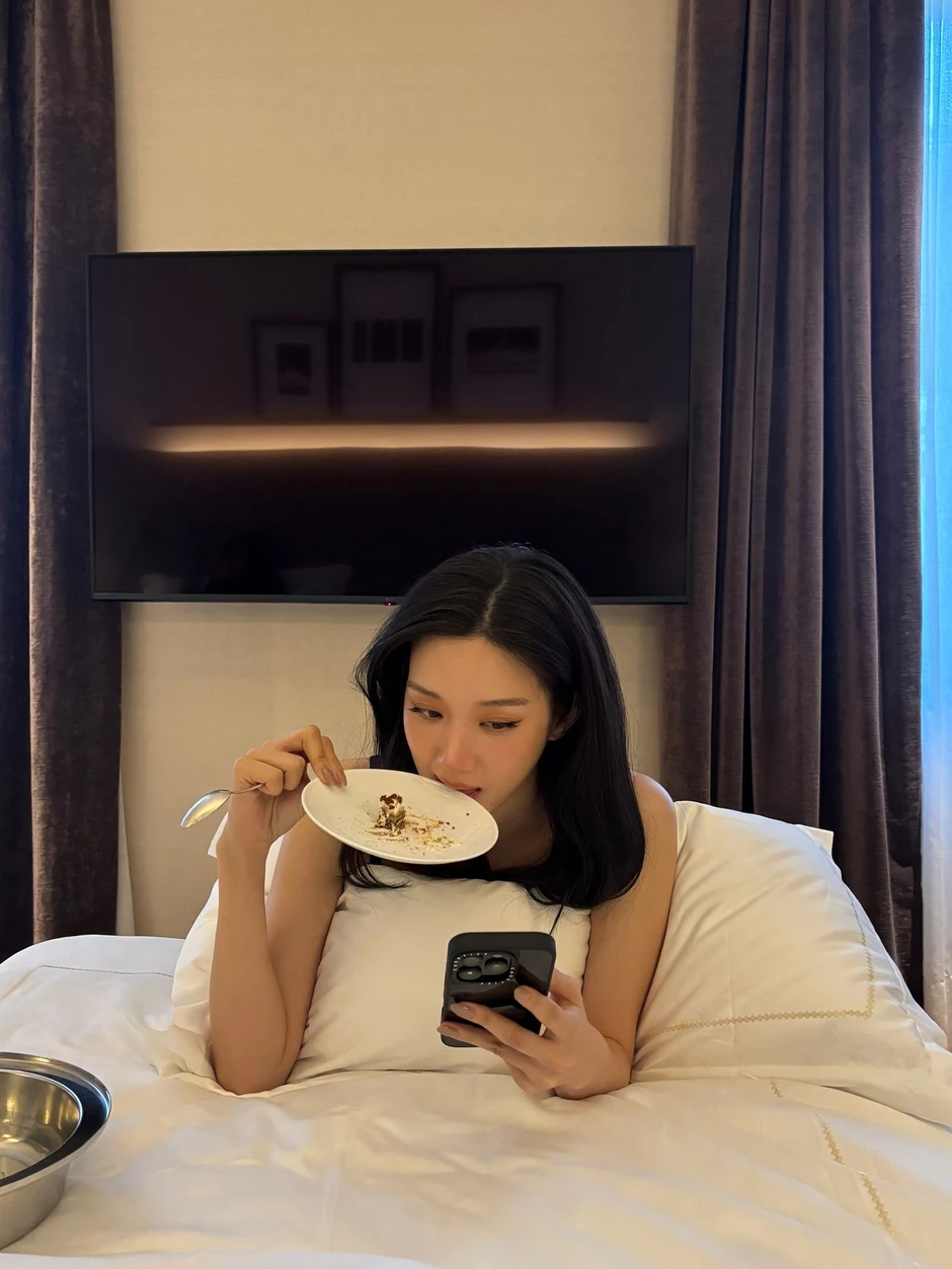 Không phải ai cũng được tạo hóa ưu ái như Moon Ga Young Không phải ai cũng được tạo hóa ưu ái như Moon Ga Young