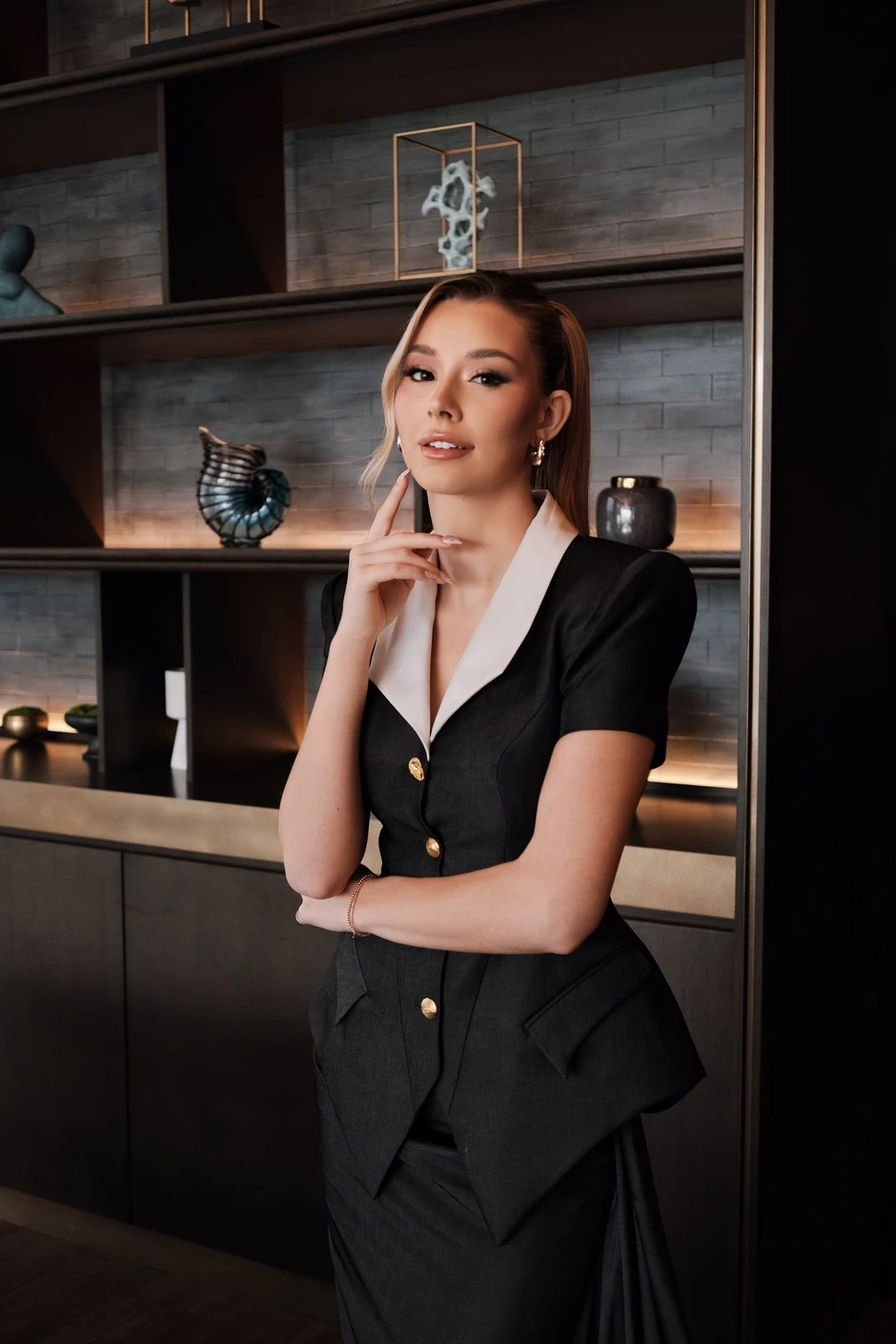 Không phải Ngọc Trinh, đây mới là mỹ nhân được vote "đẹp nhất trend xuống phố cùng vệ sĩ"
