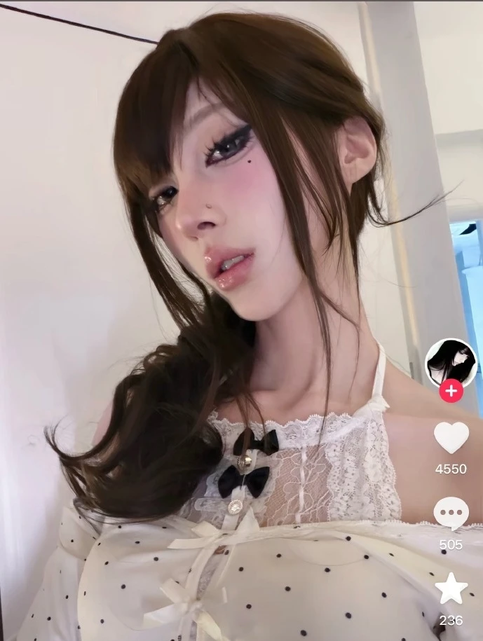 Không tin nổi hot girl đang nổi rần rần MXH hóa ra là 1 nam ca sĩ gen Z giả gái để kiếm cơm