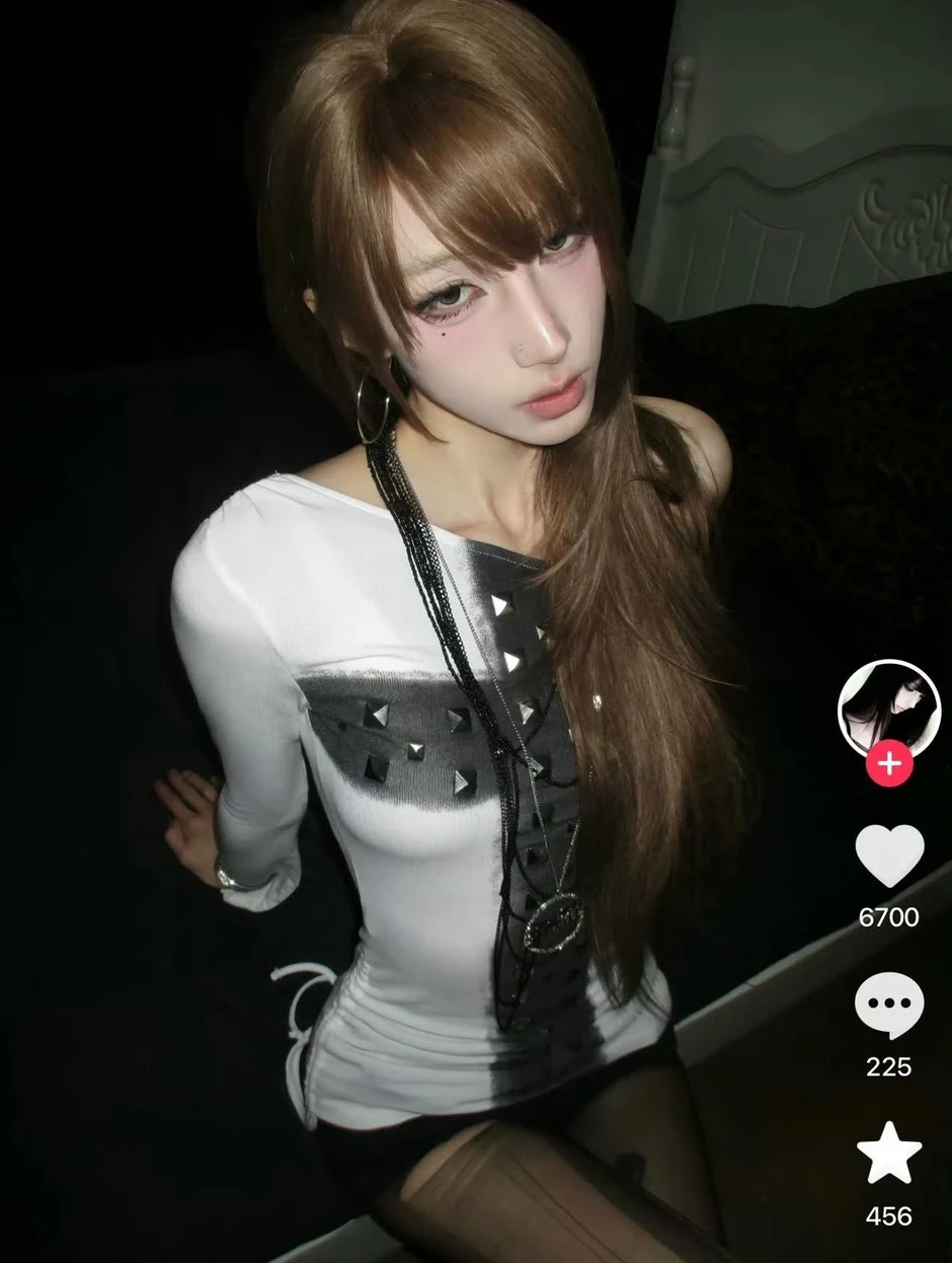 Không tin nổi hot girl đang nổi rần rần MXH hóa ra là 1 nam ca sĩ gen Z giả gái để kiếm cơm
