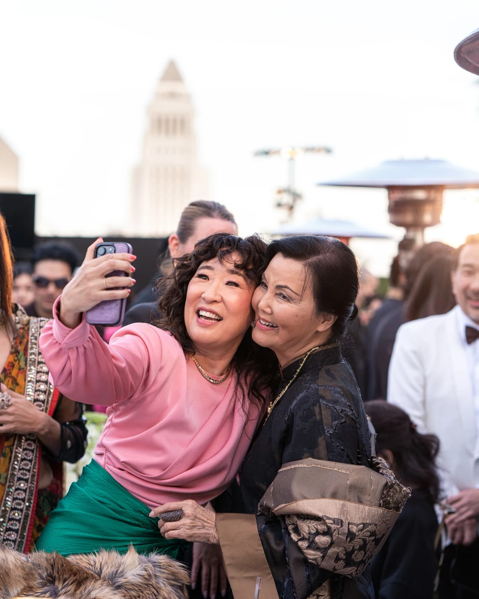 Kiều Chinh tỏa sáng với áo dài trên thảm đỏ Cannes 2026