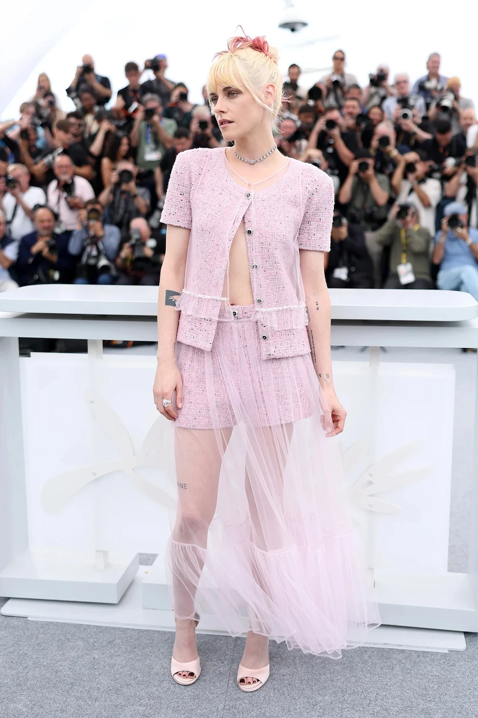 Kristen Stewart gây sốc vì ăn mặc lộ điểm nhạy cảm ở Cannes 2026