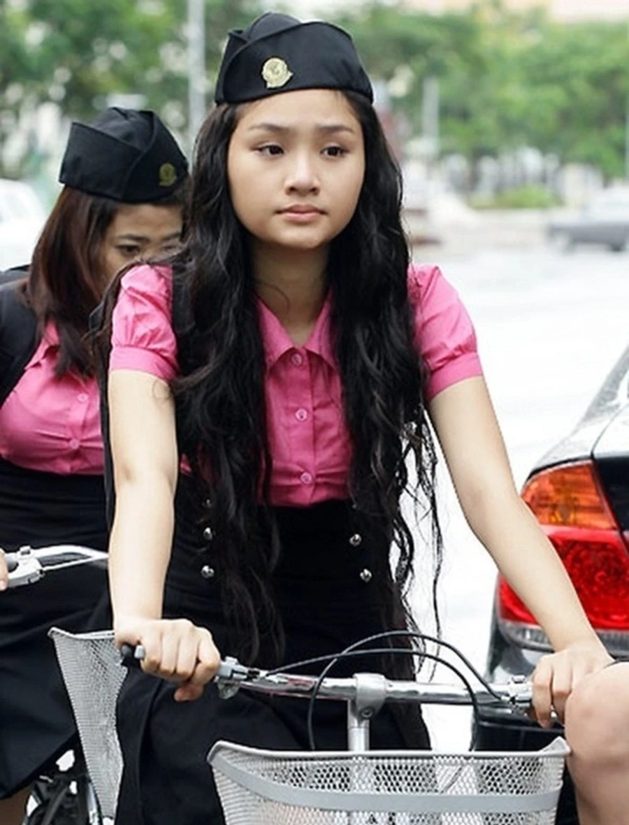 Lê Hoàng nhận xét Miu Lê sáng như trăng rằm và cũng là điều nguy hiểm Lê Hoàng nhận xét Miu Lê sáng như trăng rằm và cũng là điều nguy hiểm