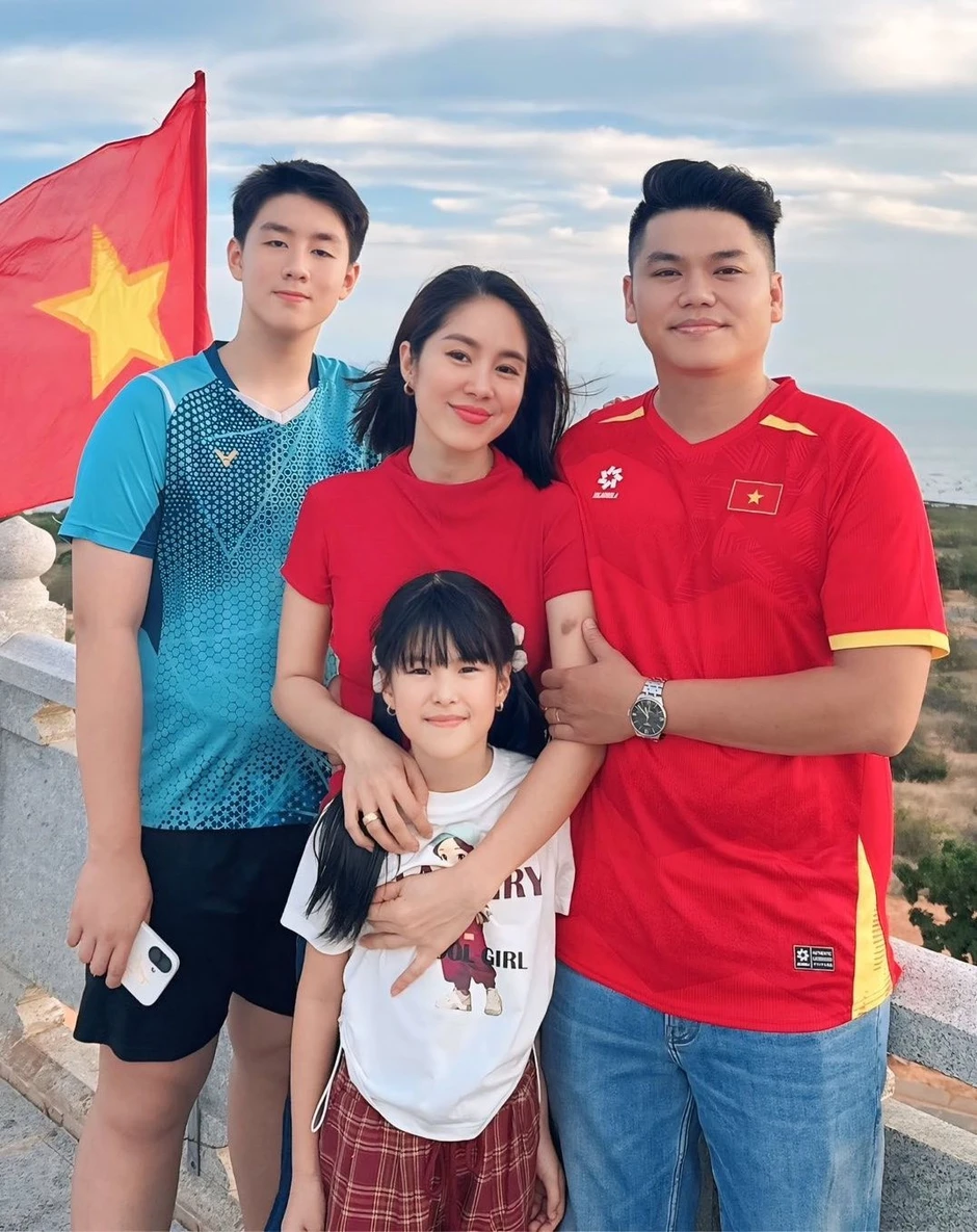 Lê Phương đang khiến cả nước khổ sở Lê Phương đang khiến cả nước khổ sở
