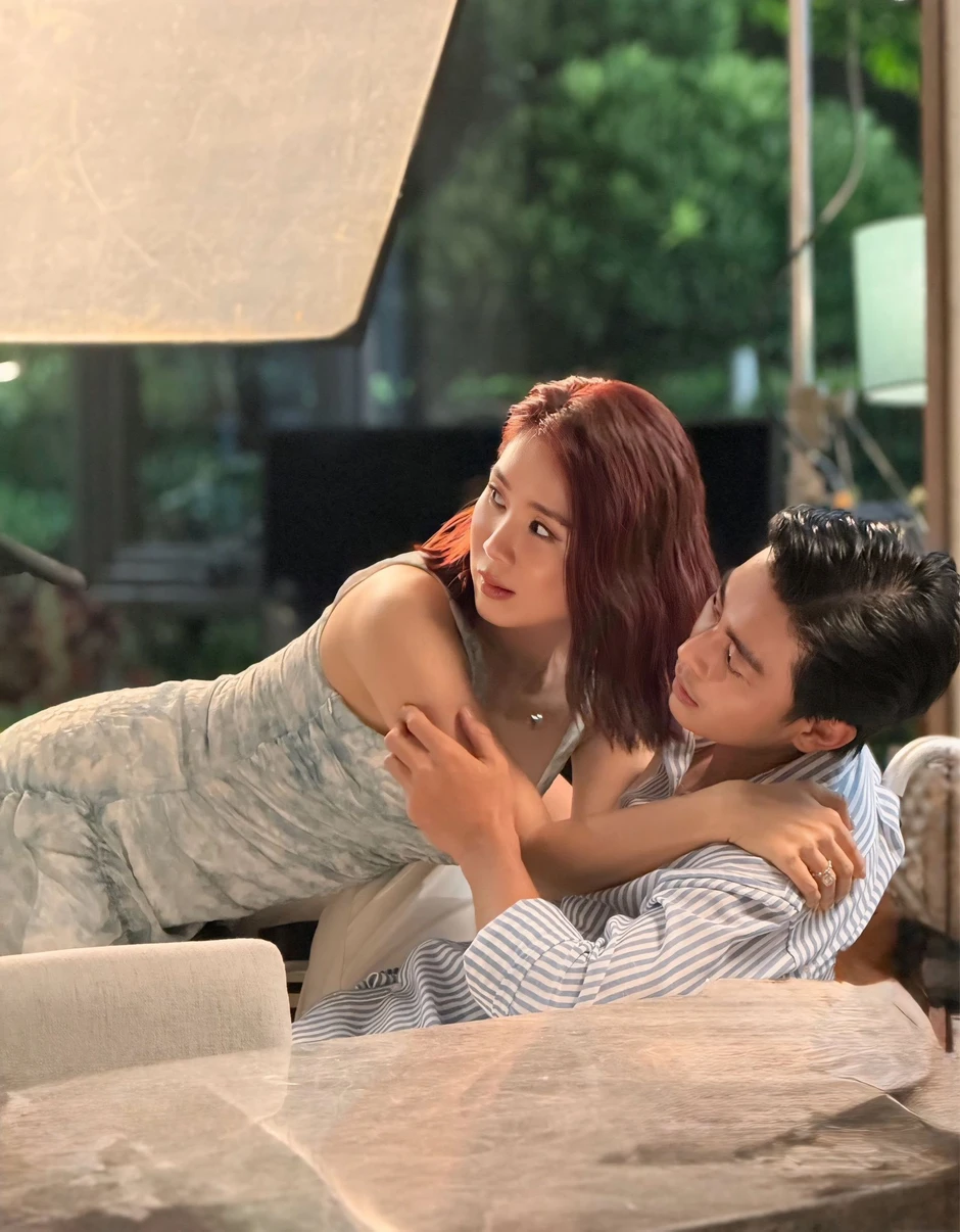 Lê Phương đóng chính cùng lúc 2 phim Việt đang hot