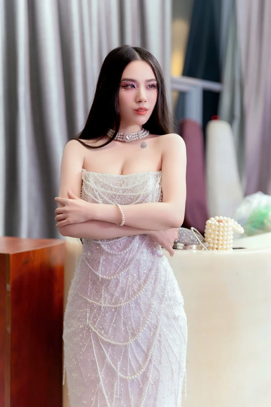 Linh Miu và cú lột xác từ hot girl trong sáng đến "thánh nữ" gợi cảm