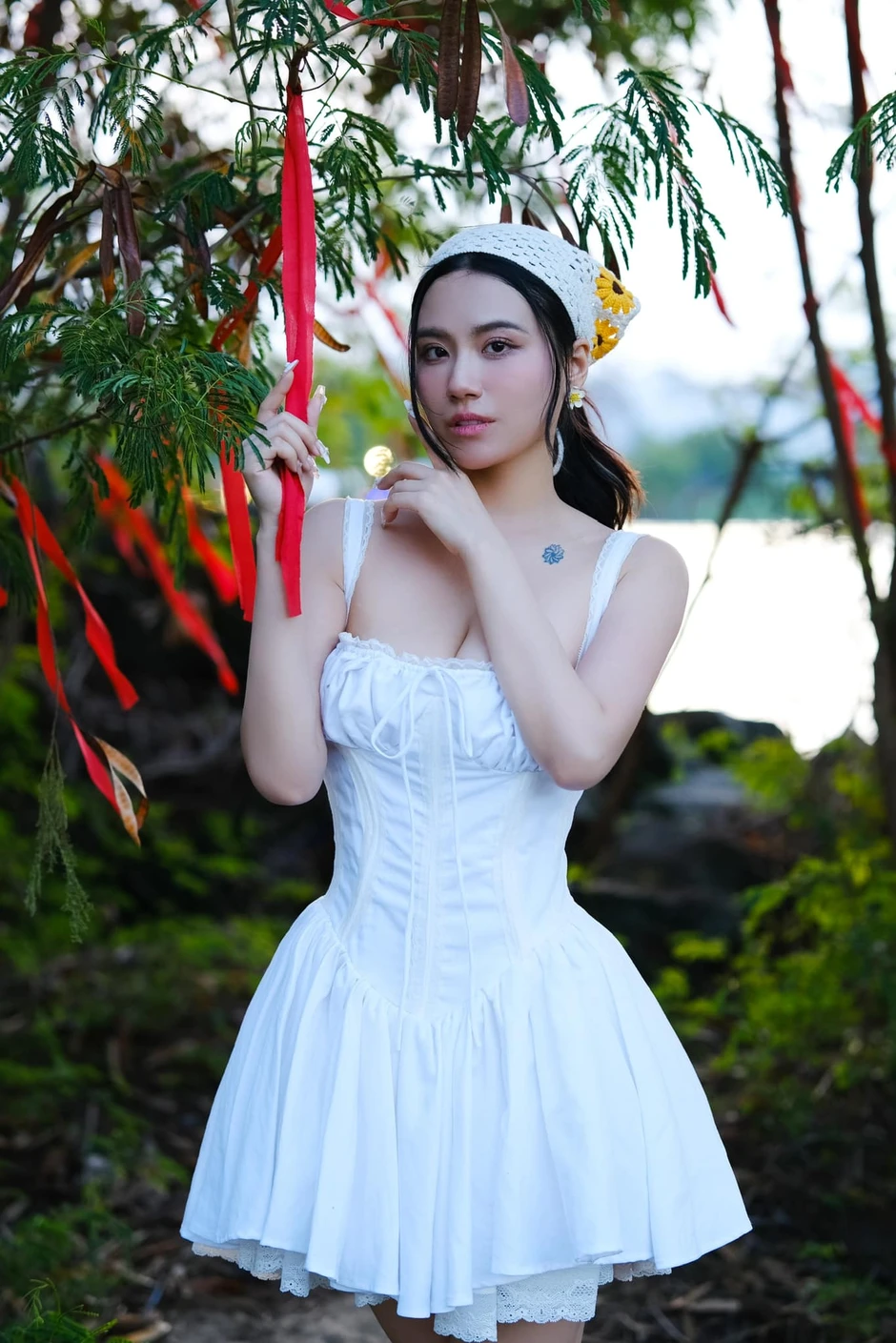 Linh Miu và cú lột xác từ hot girl trong sáng đến "thánh nữ" gợi cảm