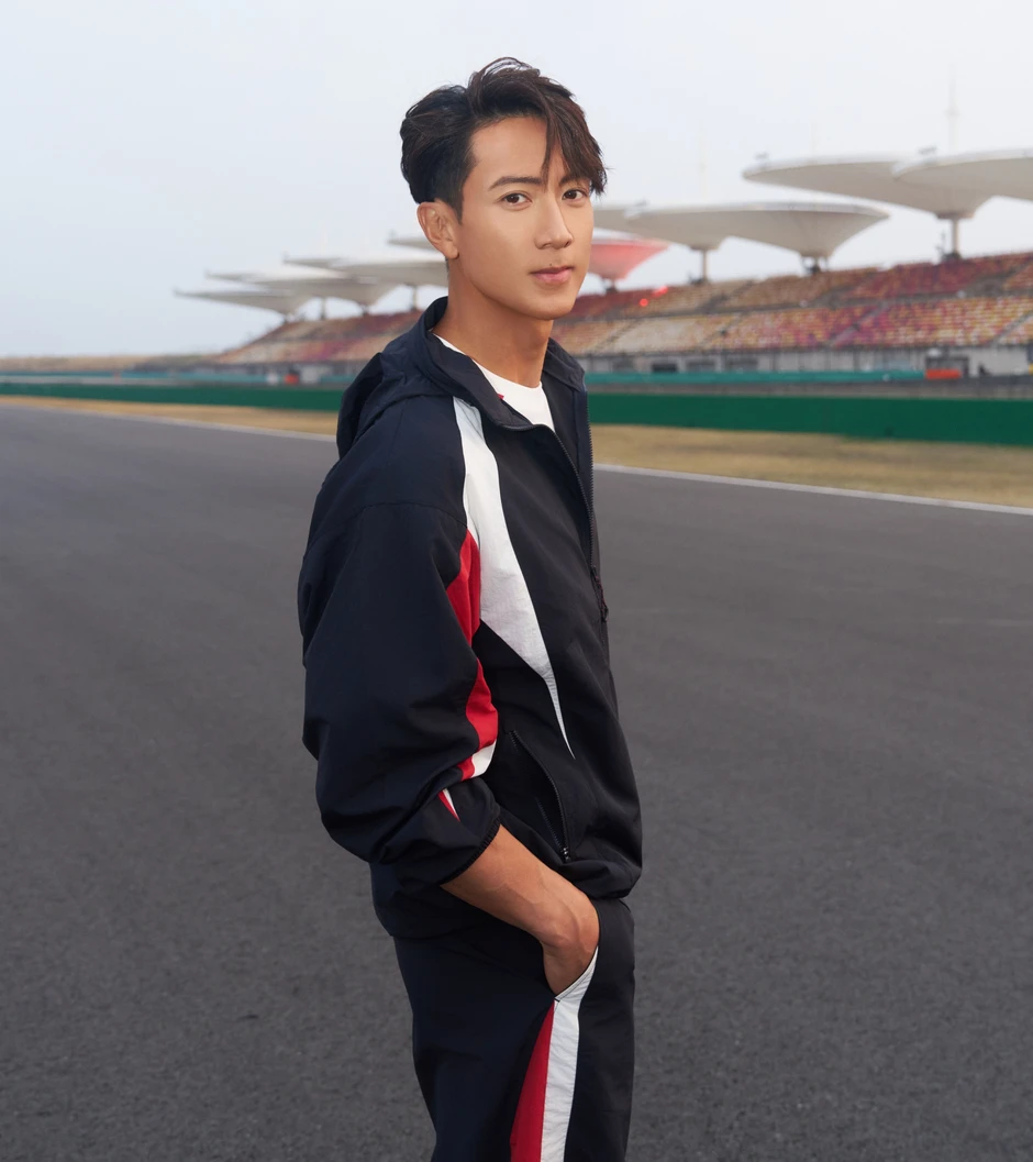 Lương Sơn Bá đẹp nhất màn ảnh giờ trông như ma cà rồng Lương Sơn Bá đẹp nhất màn ảnh giờ trông như ma cà rồng