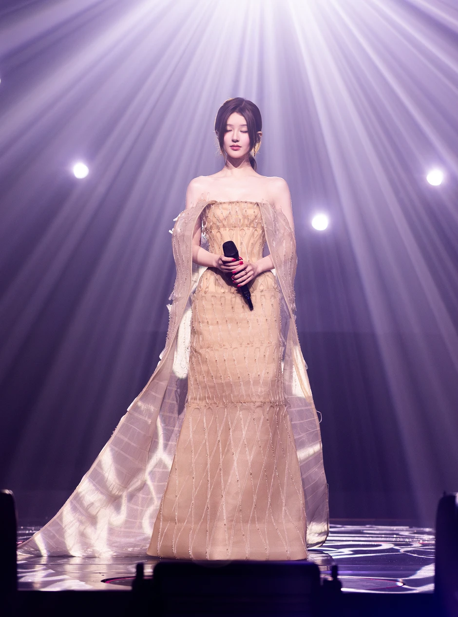 Lưu Diệc Phi đón sinh nhật tuổi 39, visual "chấn động" không khác gì 19
