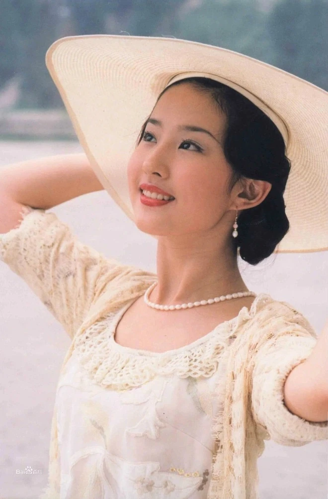Lưu Diệc Phi già trước tuổi lại được khen nức nở Lưu Diệc Phi già trước tuổi lại được khen nức nở