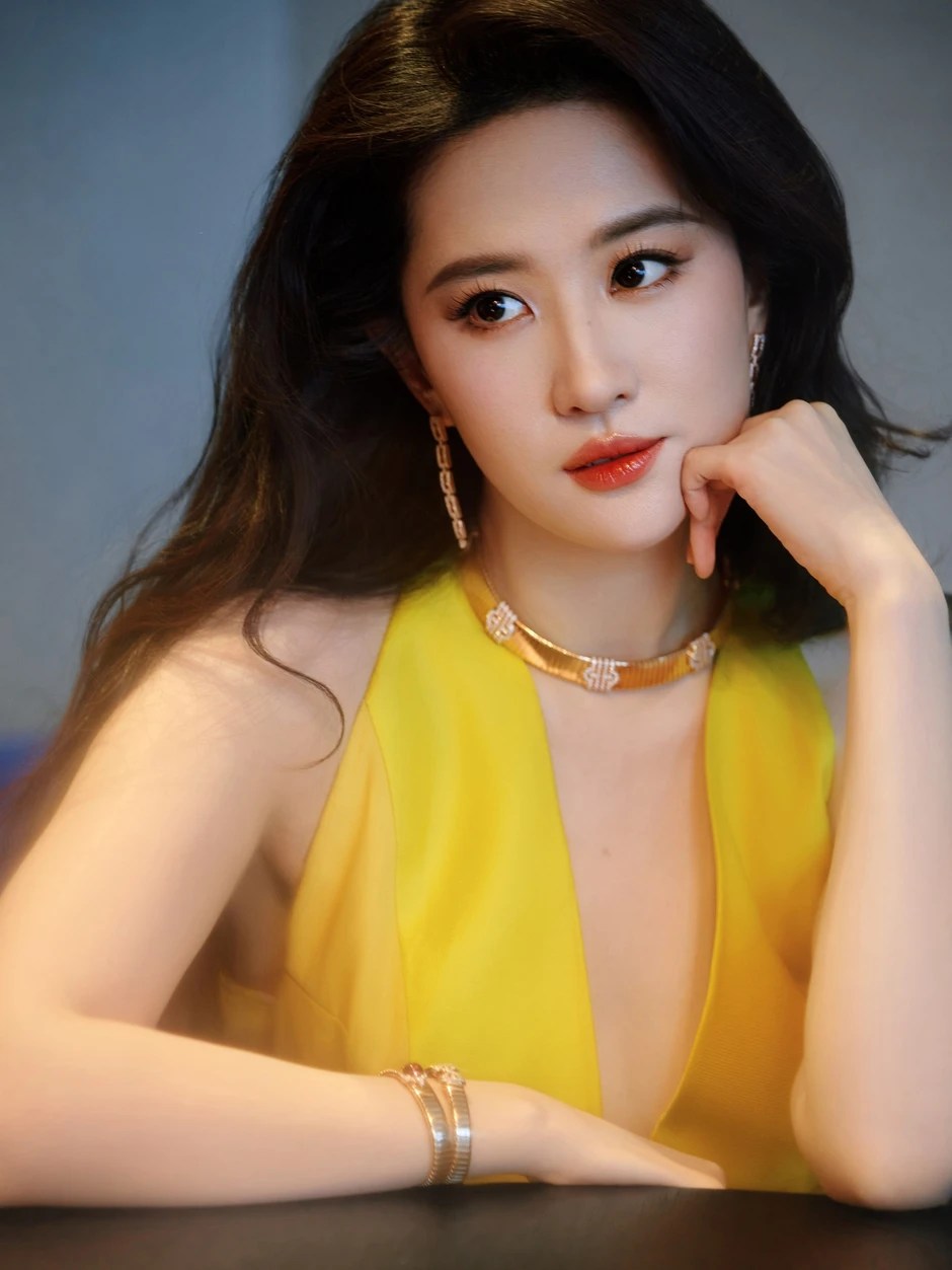 Lưu Diệc Phi già trước tuổi lại được khen nức nở Lưu Diệc Phi già trước tuổi lại được khen nức nở