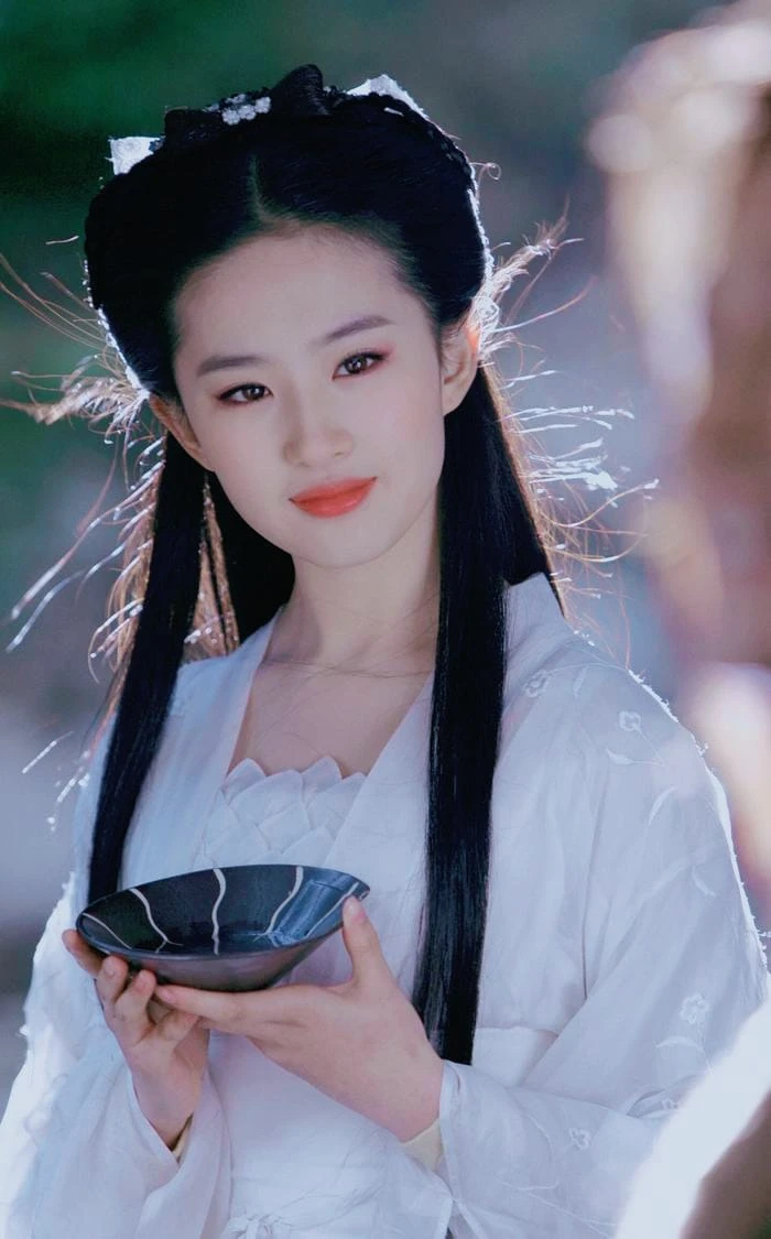 Lưu Diệc Phi thời trẻ từng táo bạo thế này, khác xa hình tượng “tiên nữ” quen thuộc Lưu Diệc Phi thời trẻ từng táo bạo thế này, khác xa hình tượng “tiên nữ” quen thuộc