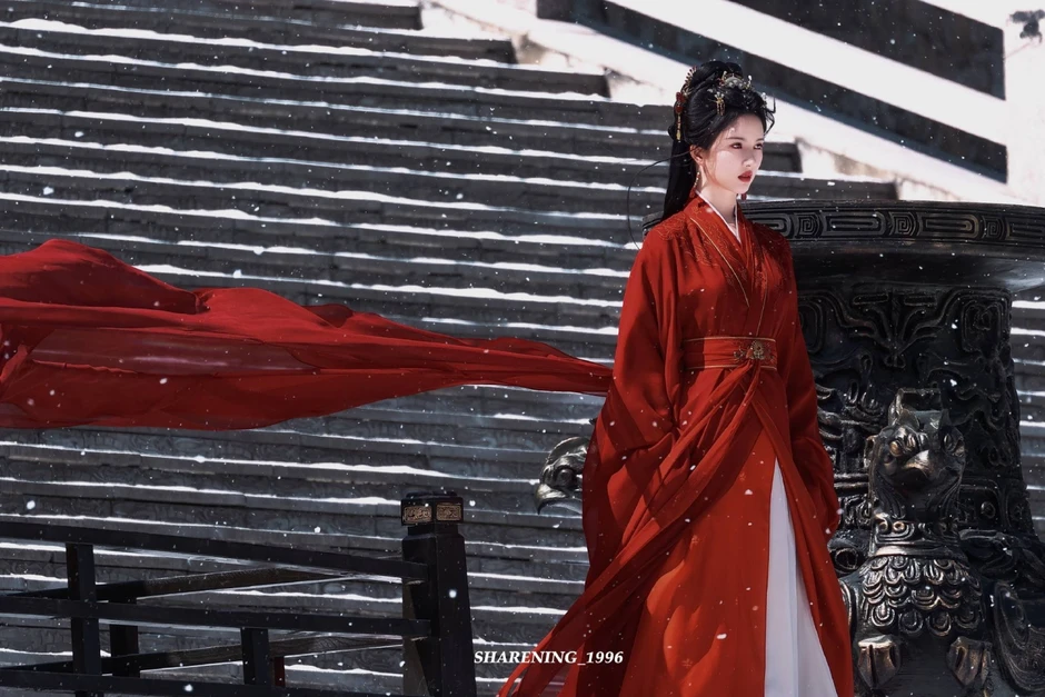 Lưu Tá Ninh: Mỹ nhân hồng y đẹp mê ở Quy Lương Thần Lưu Tá Ninh: Mỹ nhân hồng y đẹp mê ở Quy Lương Thần