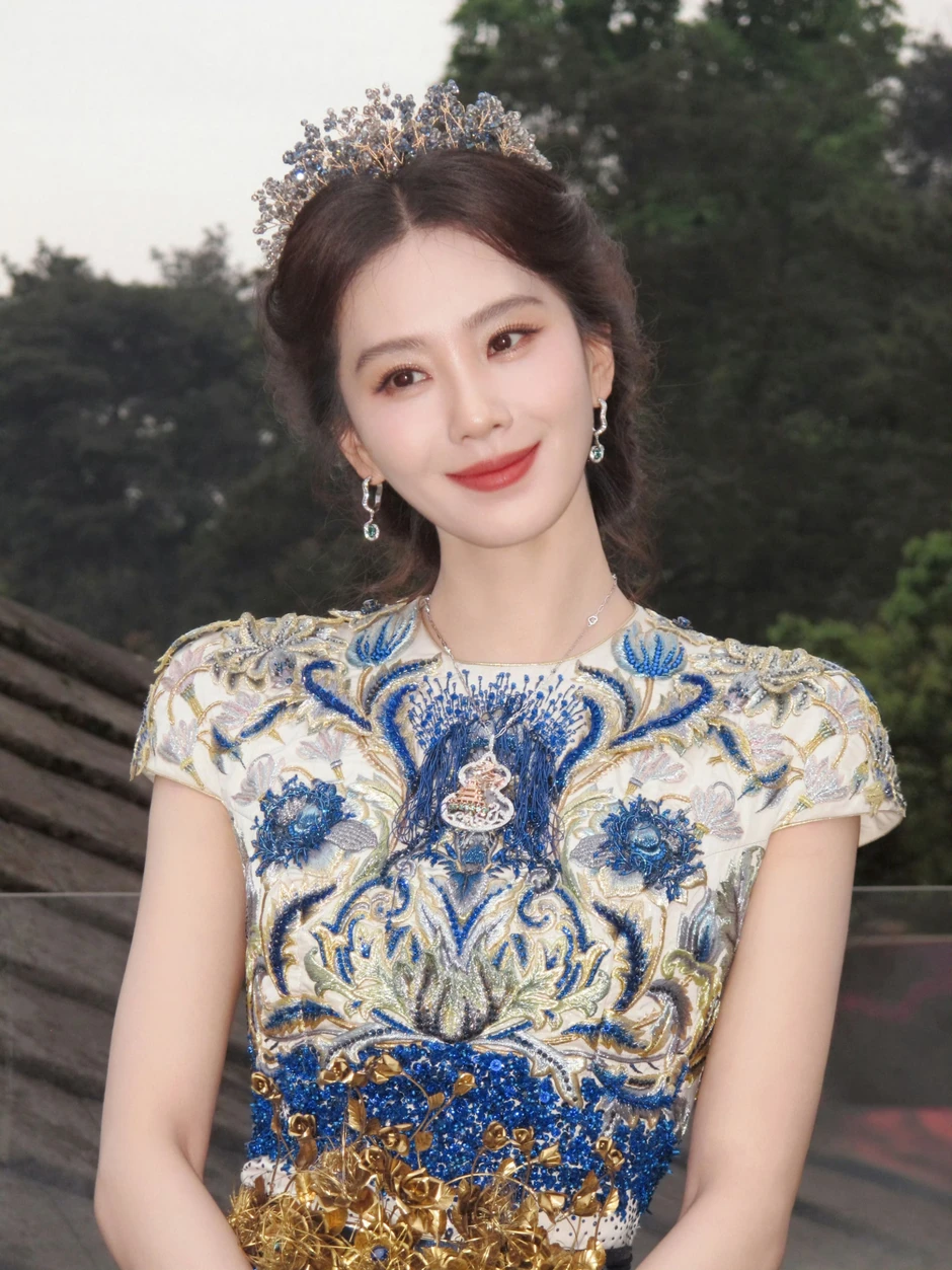 Lưu Thi Thi đẹp như bức tranh Giang Nam tuyệt mỹ