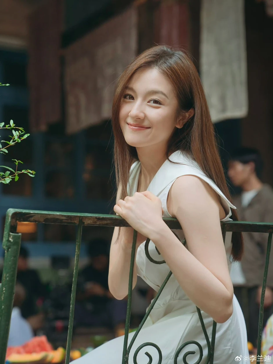 Lý Lan Địch đẹp tới mức làm người ta phát khóc