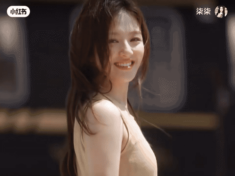 Lý Lan Địch đẹp tới mức làm người ta phát khóc