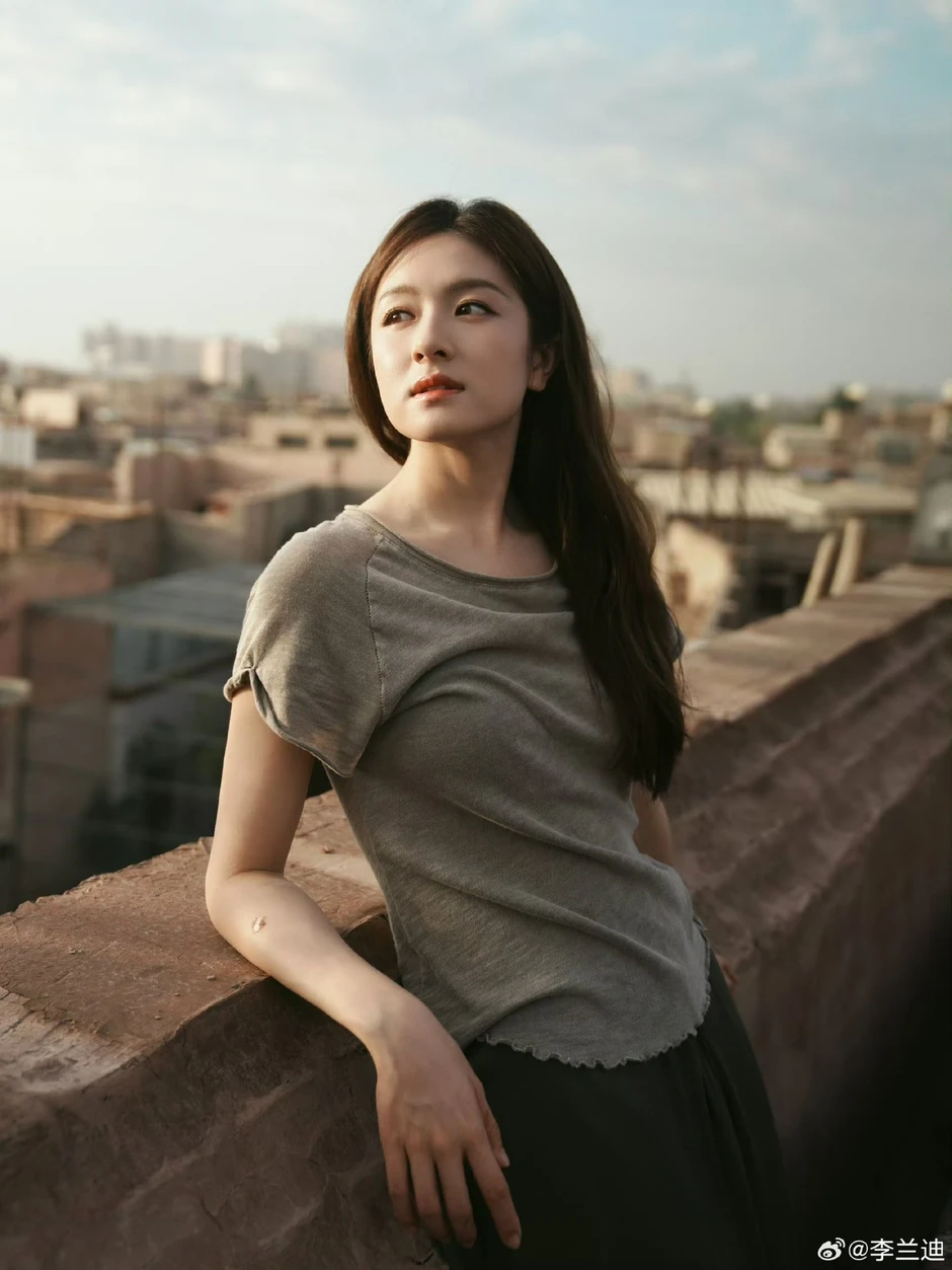Lý Lan Địch đẹp tới mức làm người ta phát khóc