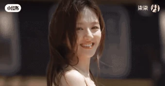 Lý Lan Địch đẹp tới mức làm người ta phát khóc