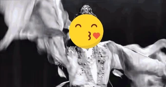 Mỹ nam 22 giây đổi màu 26 lần đang viral MXH
