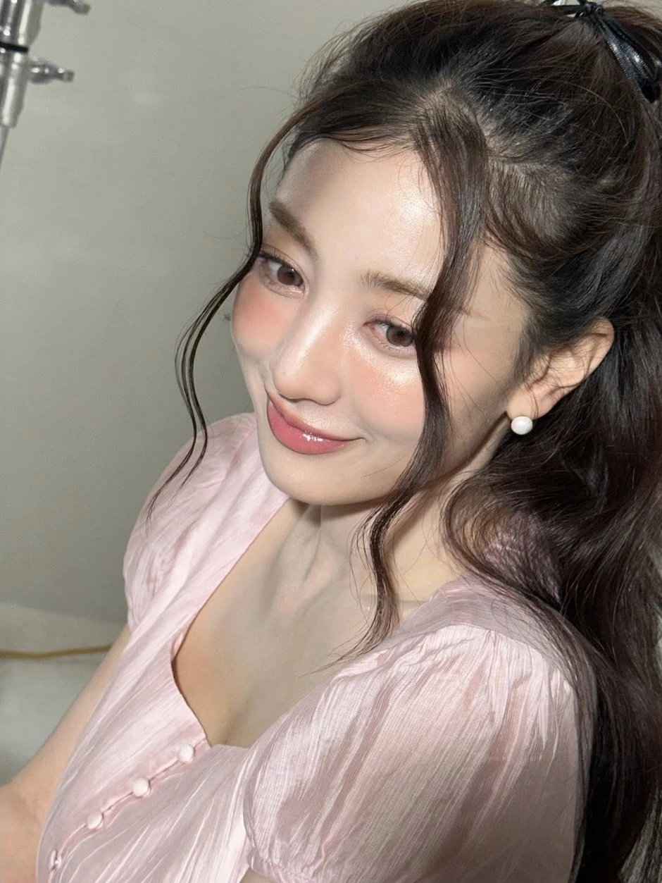 Mỹ nhân da nâu hot nhất châu Á: Nhan sắc cam thường hút 6 triệu view, vẻ đẹp nóng bỏng ai cũng thiện cảm