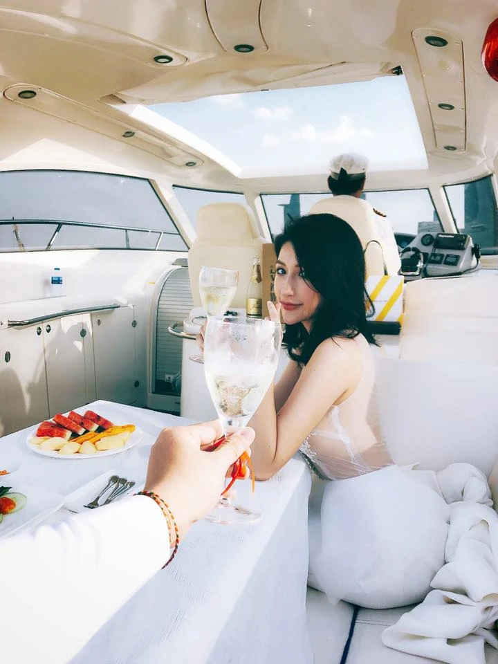 Mỹ nhân duy nhất được mệnh danh là phù thủy đẹp nhất Việt Nam
