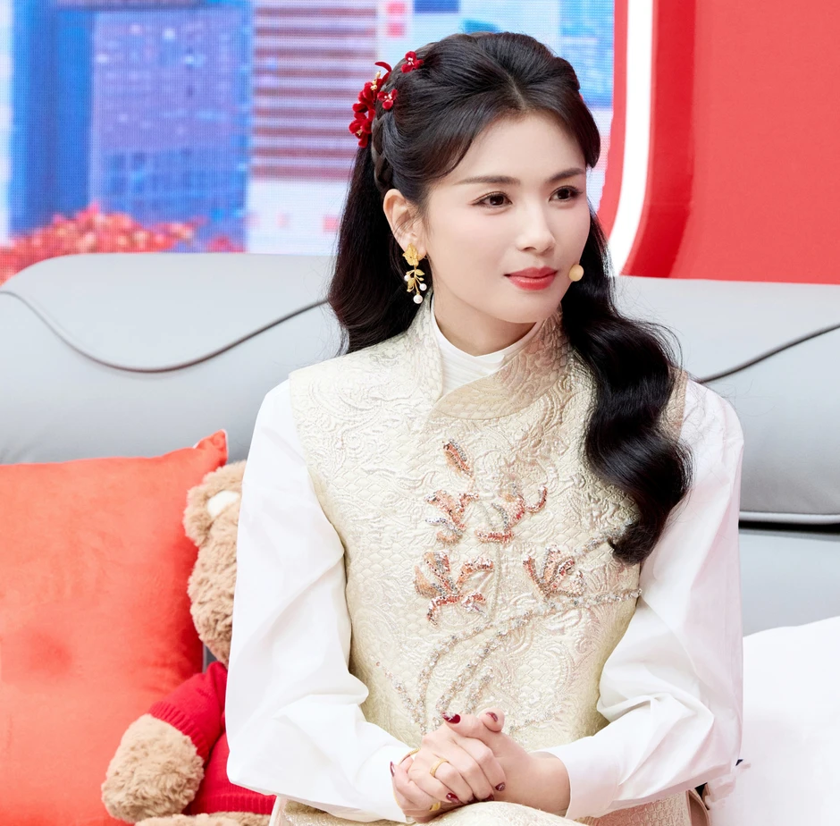 Mỹ nhân duy nhất trong showbiz có biên chế thiên đình