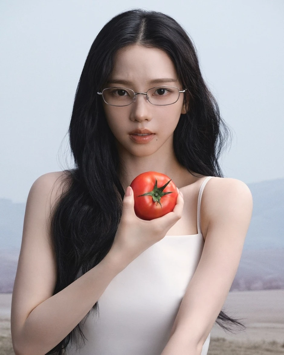 Mỹ nhân Kpop bị nhận xét "giống hệt AI", netizen lú lẫn không biết ai mới là người thật