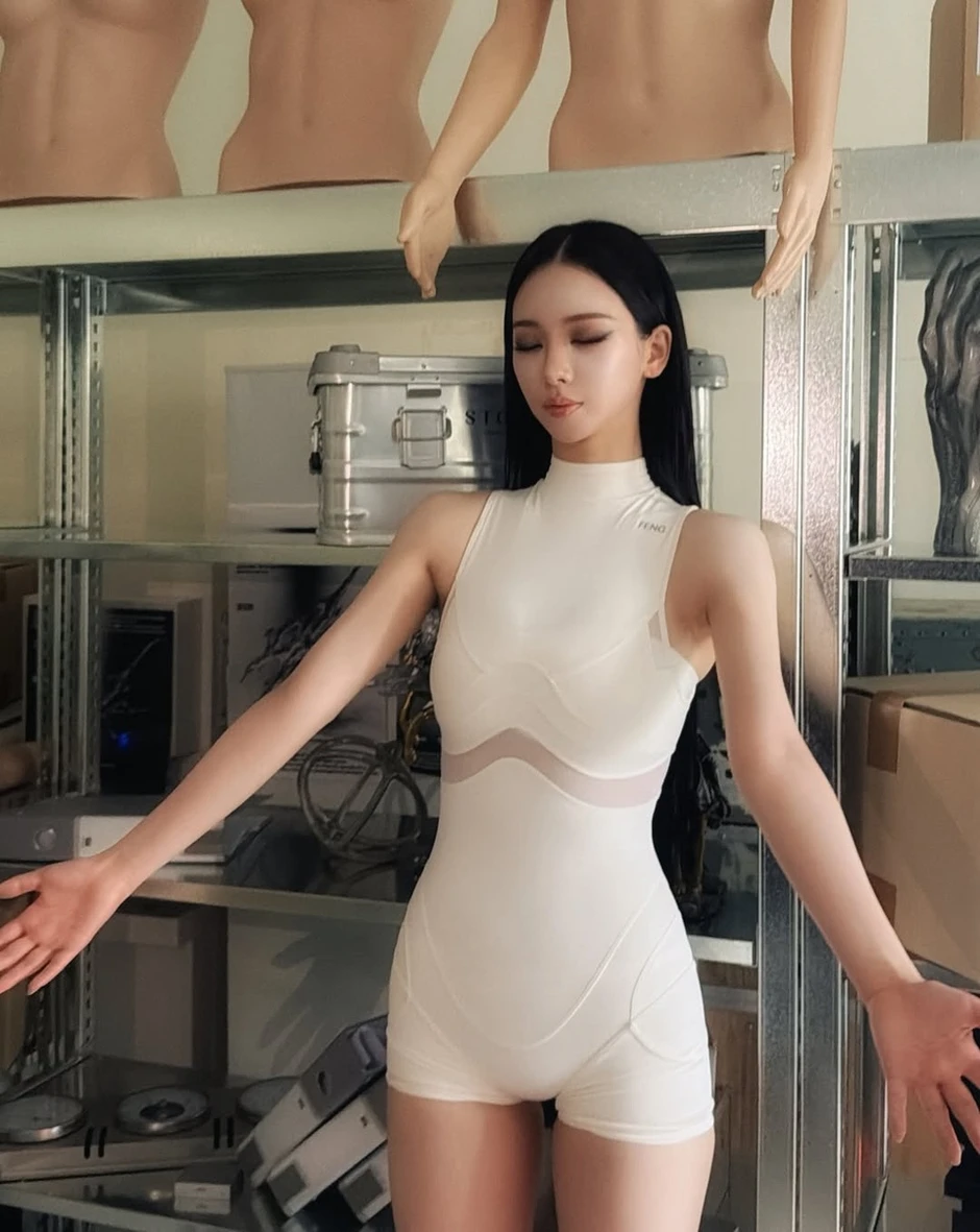 Mỹ nhân Kpop bị nhận xét "giống hệt AI", netizen lú lẫn không biết ai mới là người thật