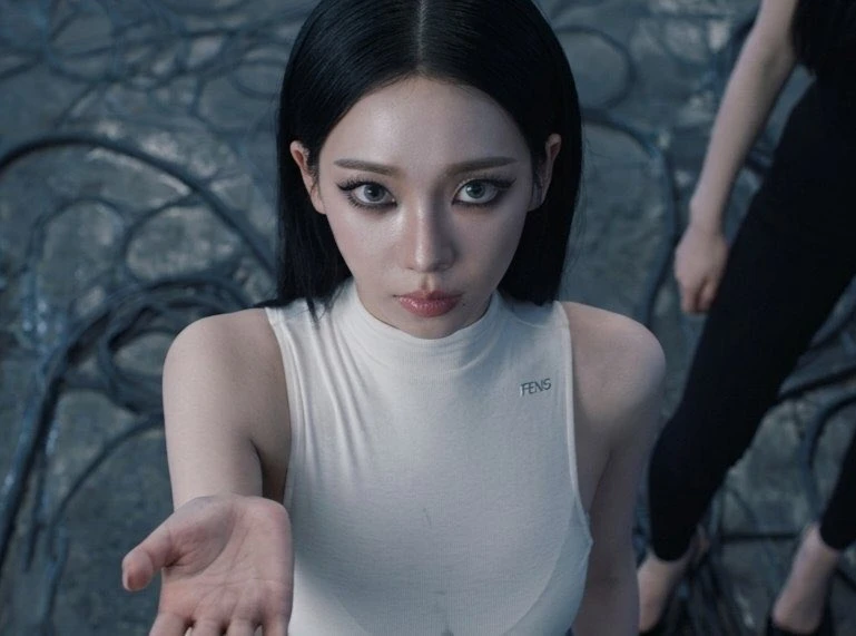 , thánh body, diễn viên, mỹ nhân, gái xinh, Lisa, Karina