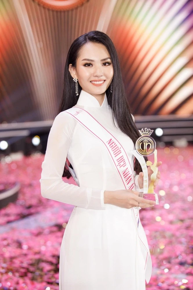 Mai Phương là nữ chính đẹp nhất cuộc chiến phim lễ 30/4 Mai Phương là nữ chính đẹp nhất cuộc chiến phim lễ 30/4