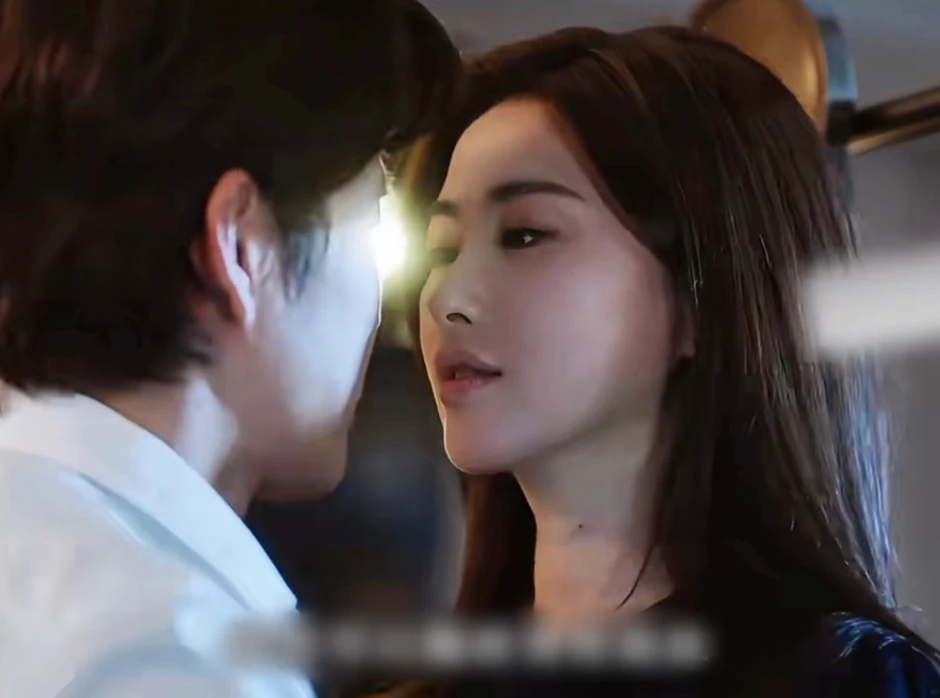 Mật ngữ kỷ đang viral khắp MXH với cảnh nóng hút 100 triệu view Mật ngữ kỷ đang viral khắp MXH với cảnh nóng hút 100 triệu view